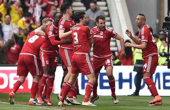 篮球盛宴独行侠对阵公牛，一场不容错过的比赛！.